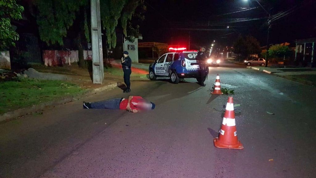 Homem é encontrado desacordado em meio a via do Bairro Floresta