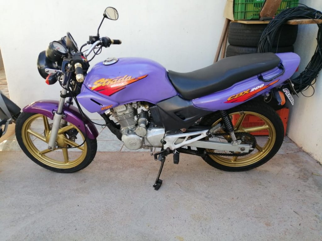 Honda CBX 200 foi furtada no Bairro Universitário