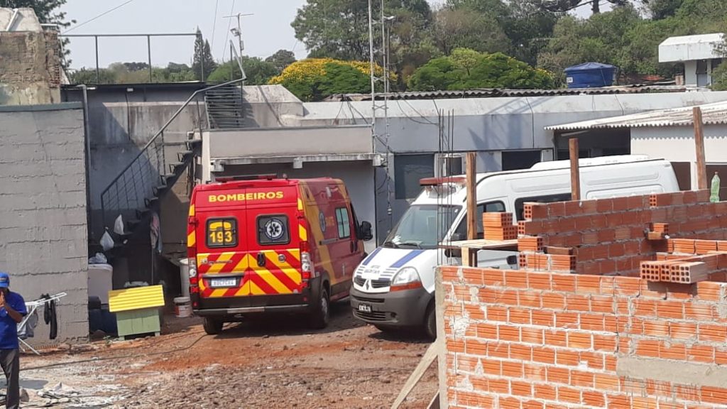 Detento é socorrido pelo Siate na Cadeia Pública de Cascavel após cair de rede de descanso