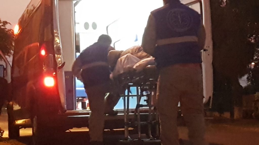 Mulher fica ferida ao sofrer queda no Bairro Santa Felicidade