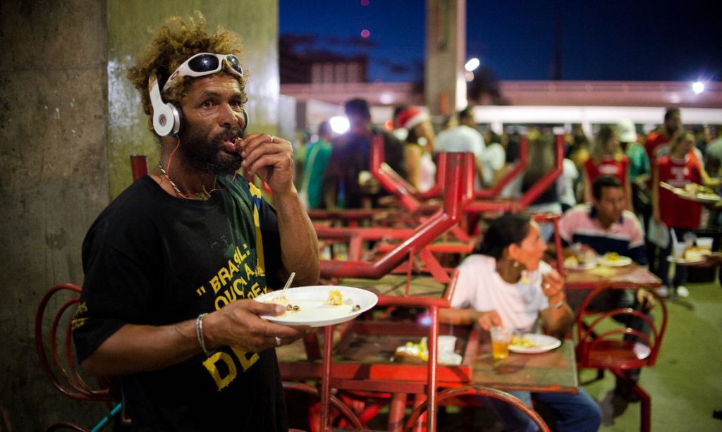 SP: Ação que manter comida gratuita para pessoas em situação de rua