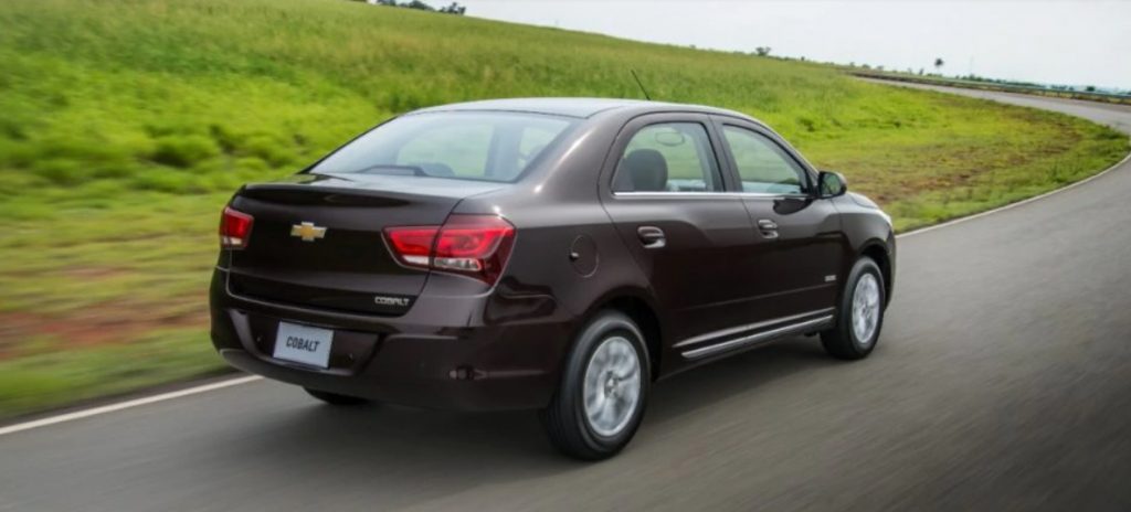 Seguradora é condenada a indenizar cliente que perdeu tempo ao aguardar manutenção de Chevrolet Cobalt