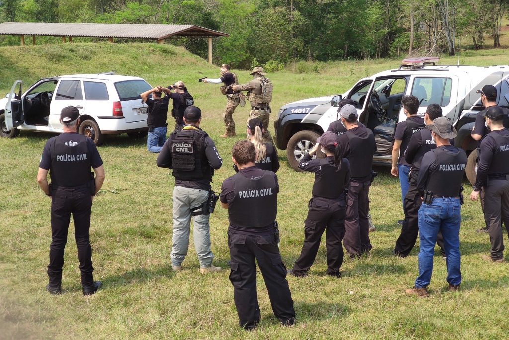 PCPR promove 2º curso de armamento e tiro em Foz do Iguaçu