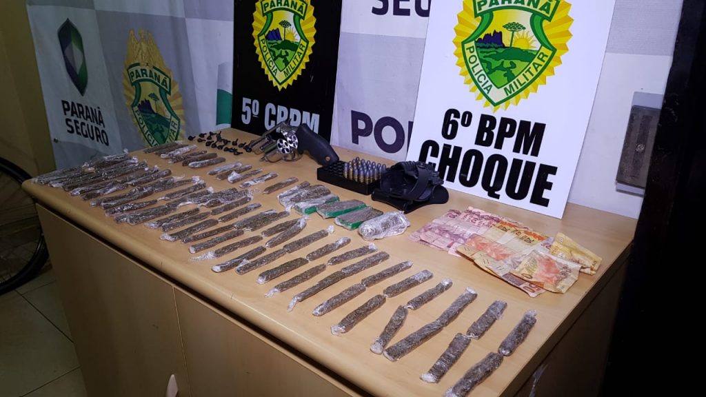 Motorista de Jeep apreendido é preso com arma e munições