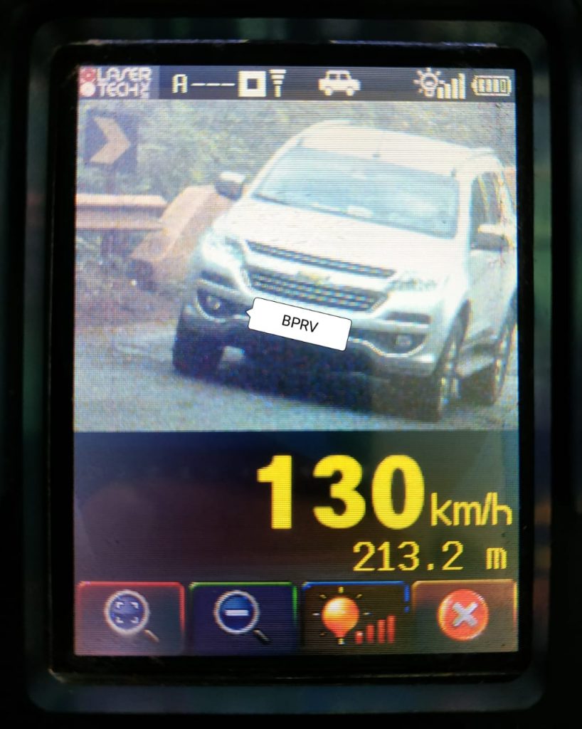 Operação Padroeira: em 2 horas, PRE flagra 73 veículos acima do limite de velocidade na PR-585