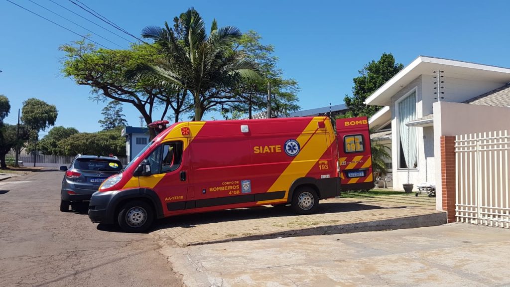 Mulher cai de três metros em residência no Bairro Parque São Paulo
