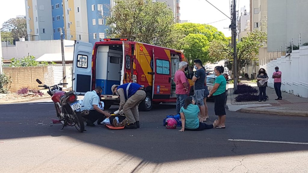 Siate atende vítimas de acidente de trânsito na Rua Salgado Filho