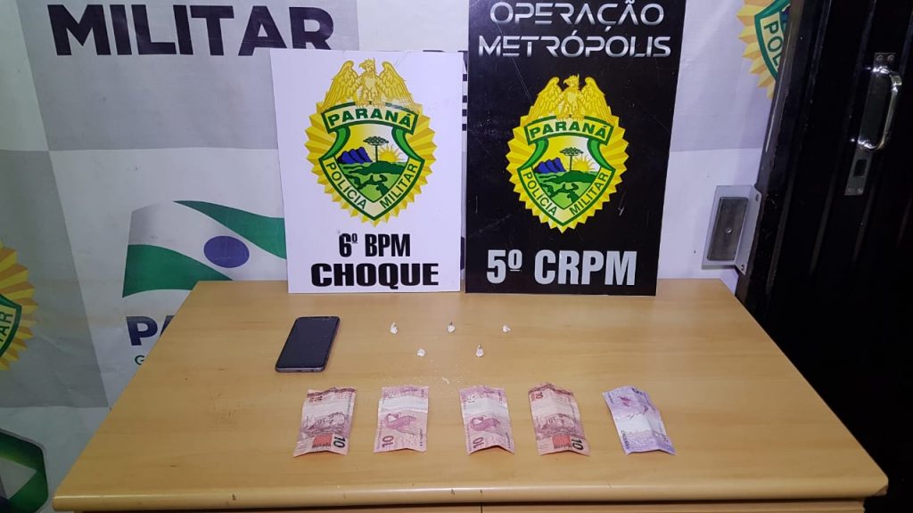 Choque detém dois indivíduos com buchas de cocaína no Bairro Floresta