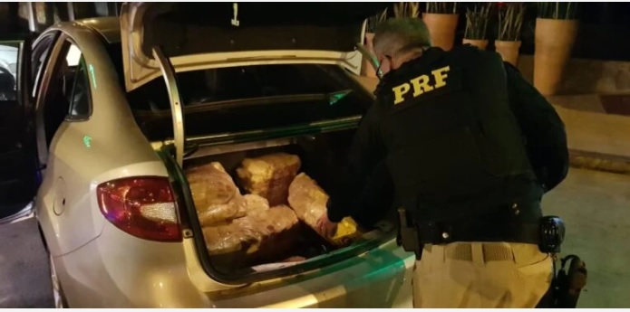 Polícia surpreende quadrilha e prende três homens por tráfico em hotel