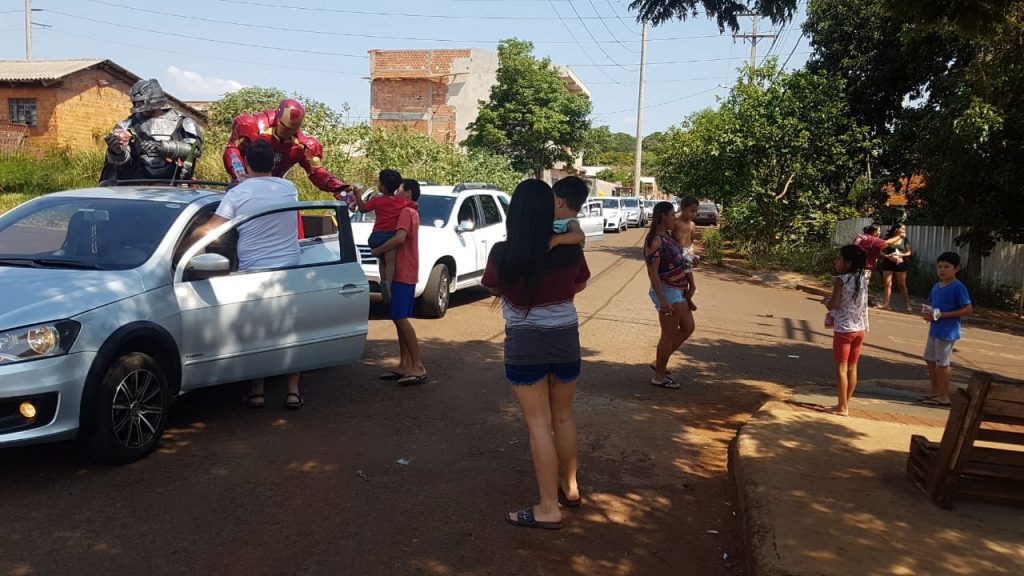 Crianças ganham doces em ações nas Regiões Norte e Oeste de Cascavel