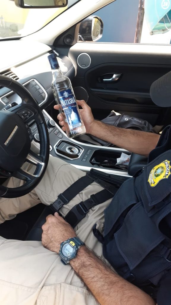 Motorista de Land Rover é preso com alto índice de embriaguez