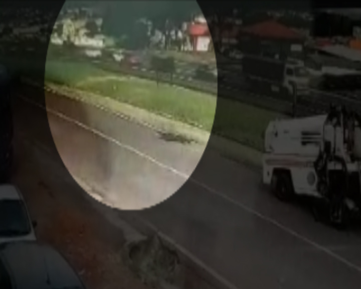 Câmera mostra colisão entre veículos na BR-277