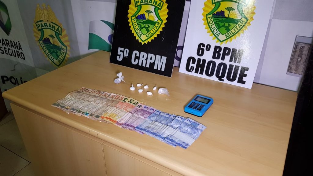 Crédito ou débito? Jovem flagrado vendendo drogas portava máquina de cartão