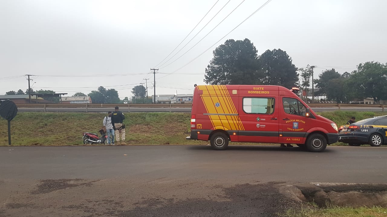 Motociclista fica ferido em colisão na marginal da BR-277