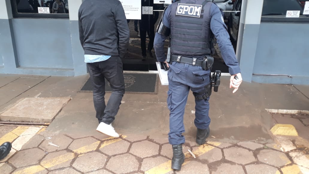 Homem é detido ao descumprir medida protetiva no Bairro Alto Alegre Imagem referente a Homem é detido ao descumprir medida protetiva no Bairro Alto Alegre