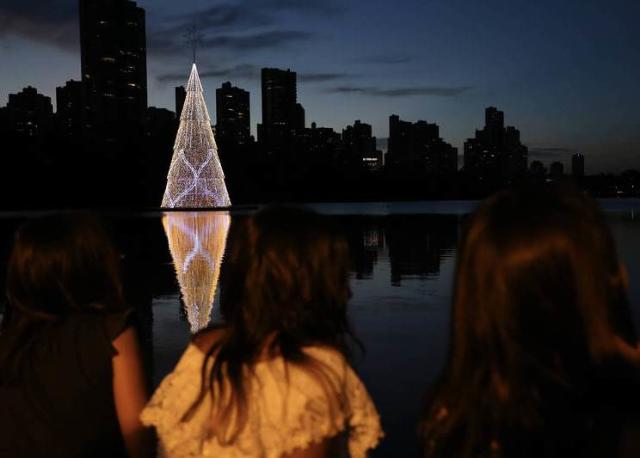 TCE suspende licitação para decoração de Natal em Londrina