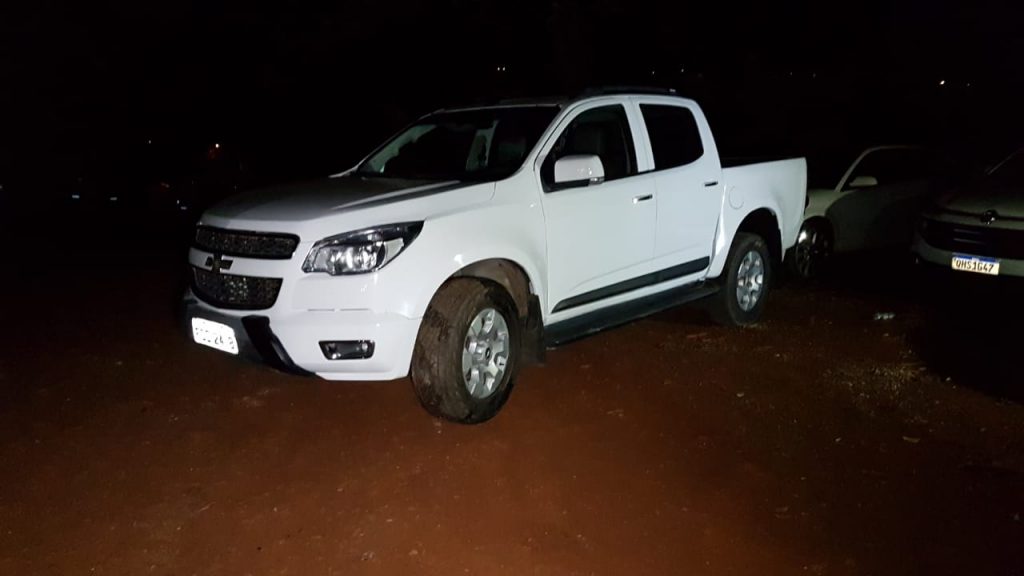 Caminhonete com chassi adulterado é apreendida no Country