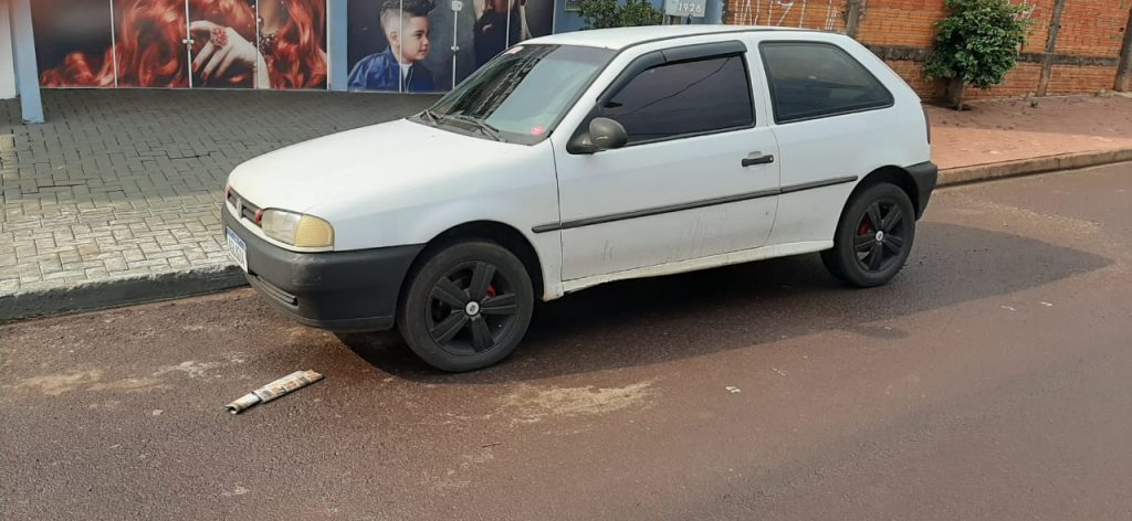 Gol é furtado por criminosos no Bairro Santa Cruz