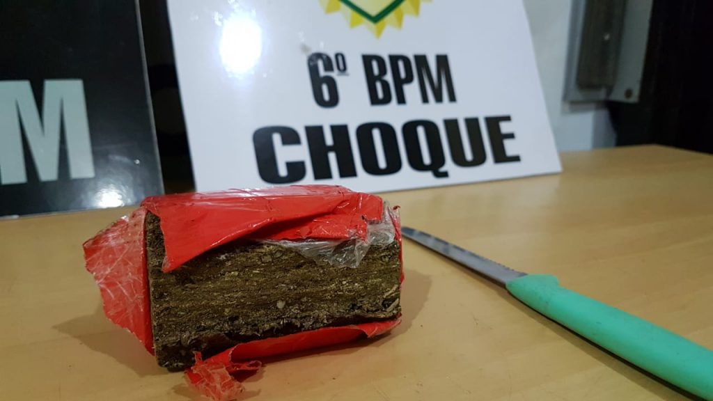 Após denúncia, Choque detém indivíduo com maconha em residência no XIV de Novembro