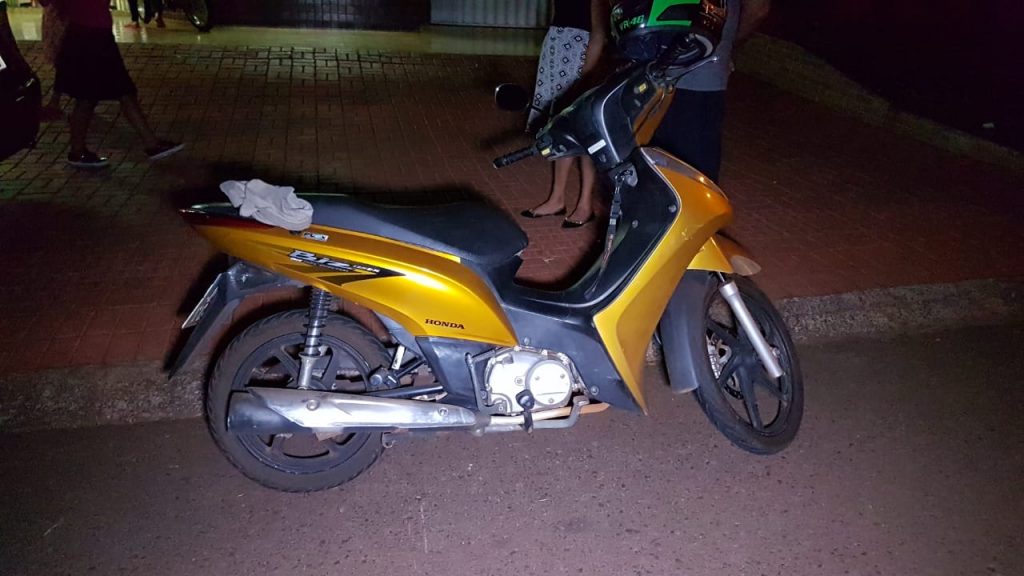 Homem fica ferido ao cair de moto no Bairro Colmeia