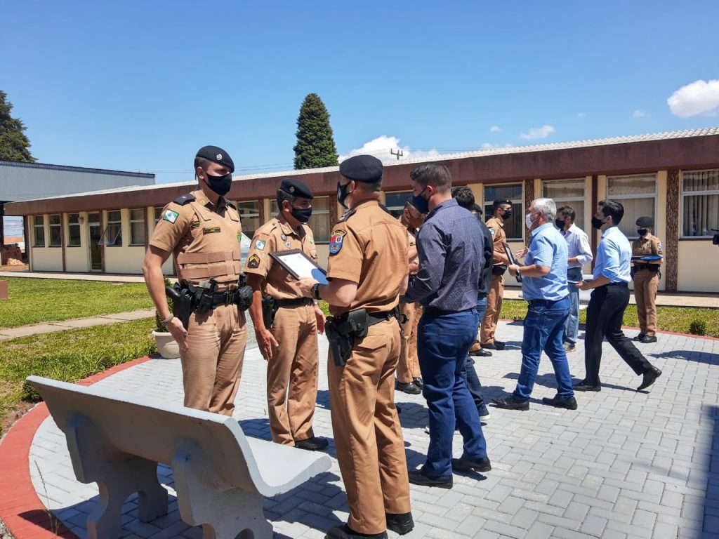 Batalhão do Centro-Sul homenageia policiais militares e entrega premiação do Concurso de Fotos para o Calendário 2021