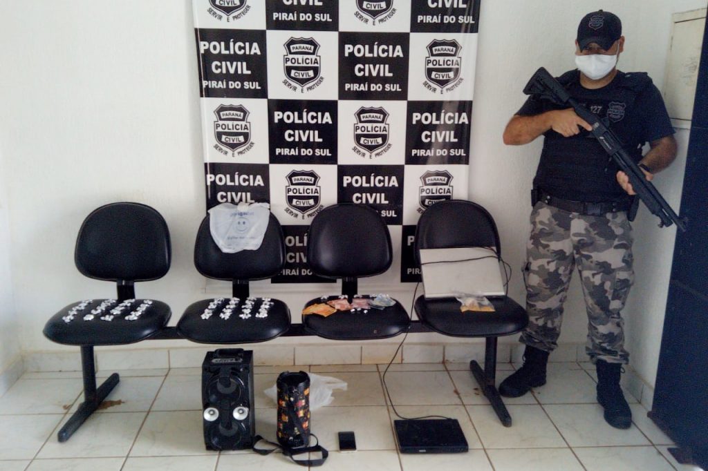 PCPR prende suspeito com 228 pedras de crack em Piraí do Sul