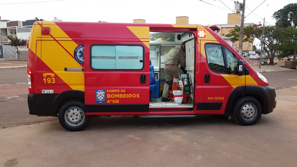 Motociclista é socorrido em acidente na Av. Tito Muffato
