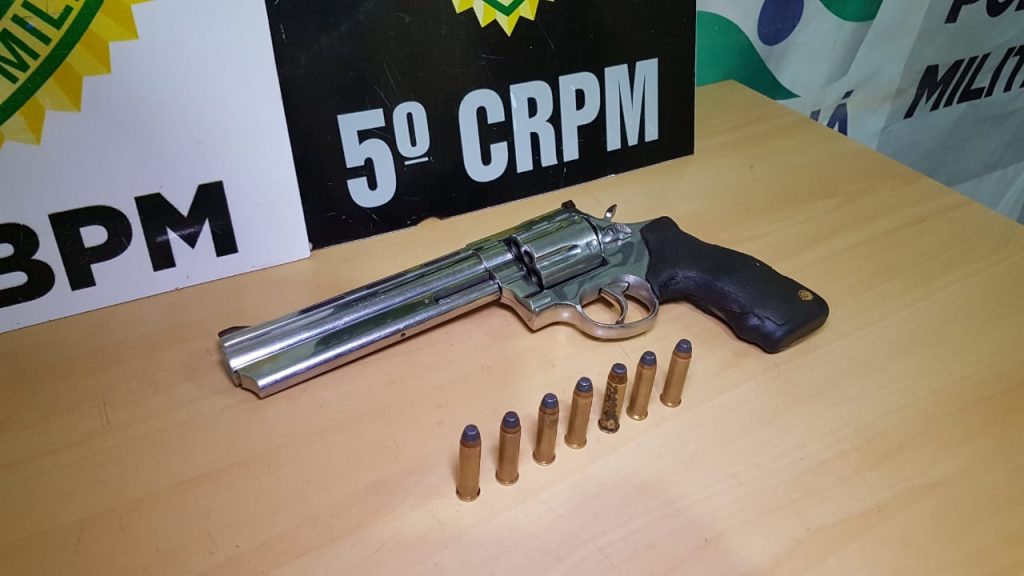 Jovem de 18 anos é preso com arma de fogo no Bairro Presidente