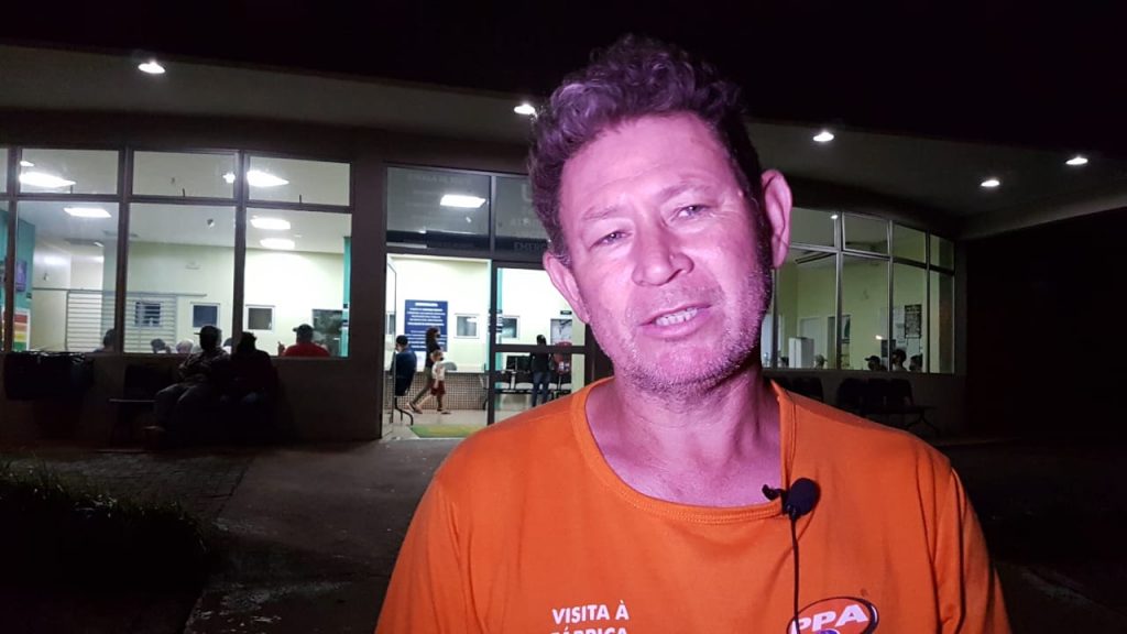 Filho faz apelo por vaga em hospital para a mãe, internada na UPA Veneza, em estado grave