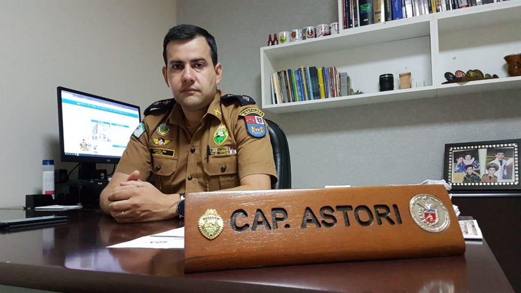 Marido que chegou em casa e flagrou a esposa com outro disse ainda ter sido agredido pela mulher