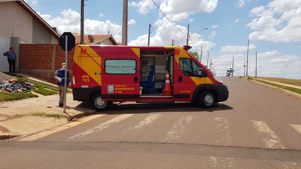 Fazendo limpeza na casa, mulher sofre queda e é socorrida pelo Corpo de Bombeiros