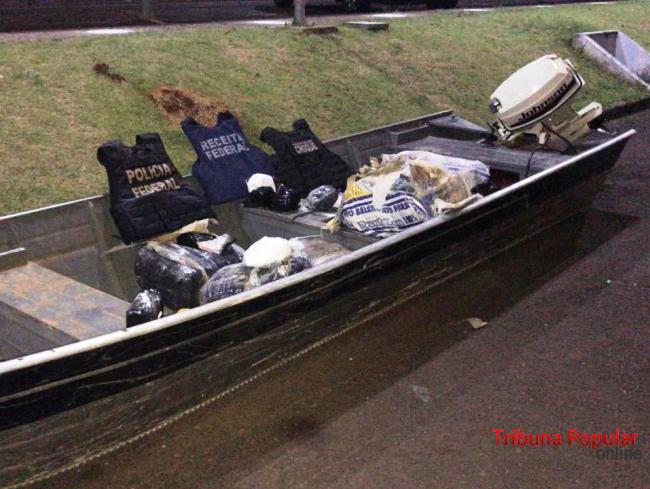 Forças policiais apreendem barco com drogas no Rio Paraná