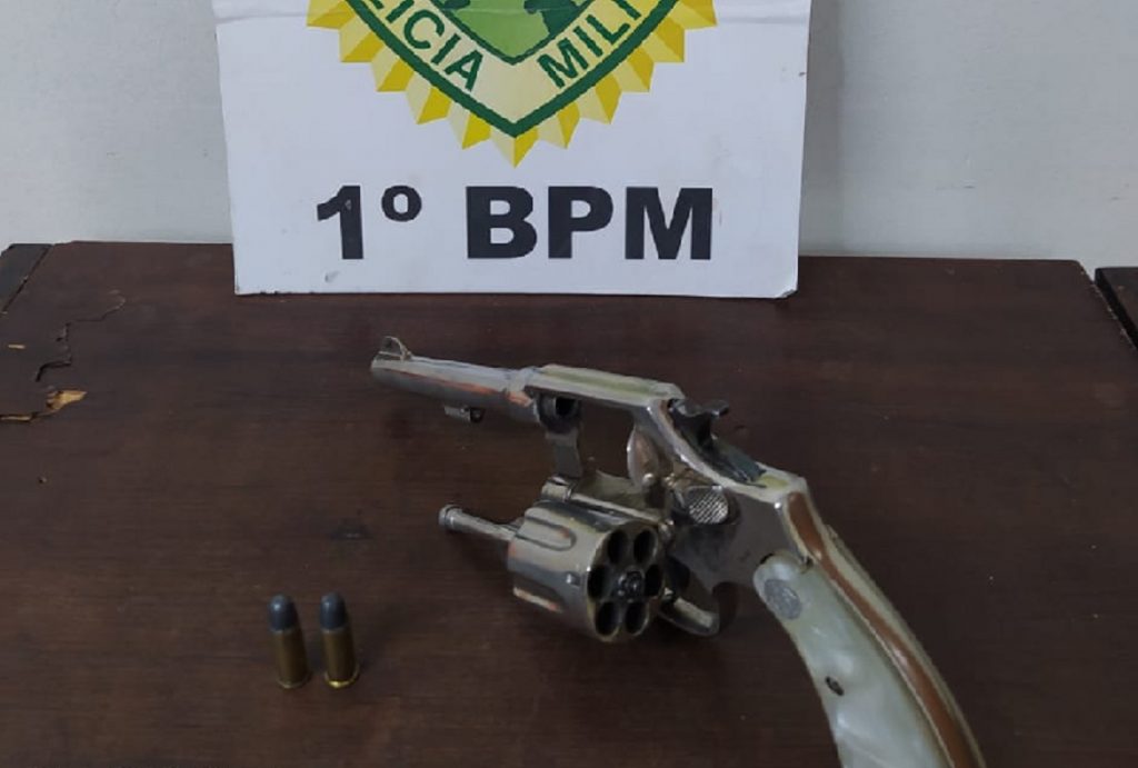 PM prende homem armado em estabelecimento de Ponta Grossa PM prende homem armado em estabelecimento de Ponta Grossa