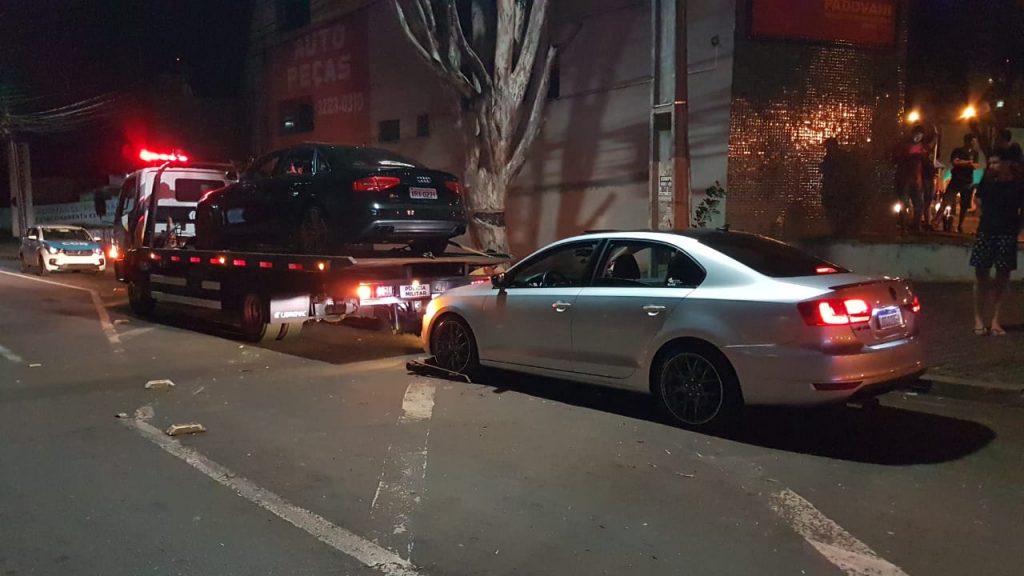 Audi e Jetta são apreendidos em ação da PM e da Transitar