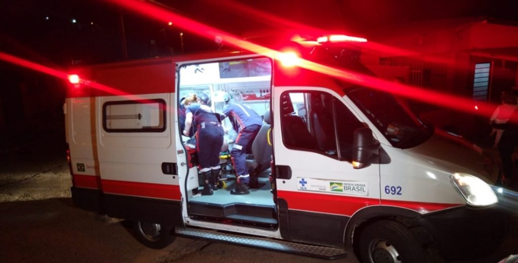 Ponta Grossa: Idoso de 65 anos é encaminhado ao hospital após levar dois tiros no peito Ponta Grossa: Idoso de 65 anos é encaminhado ao hospital após levar dois tiros no peito