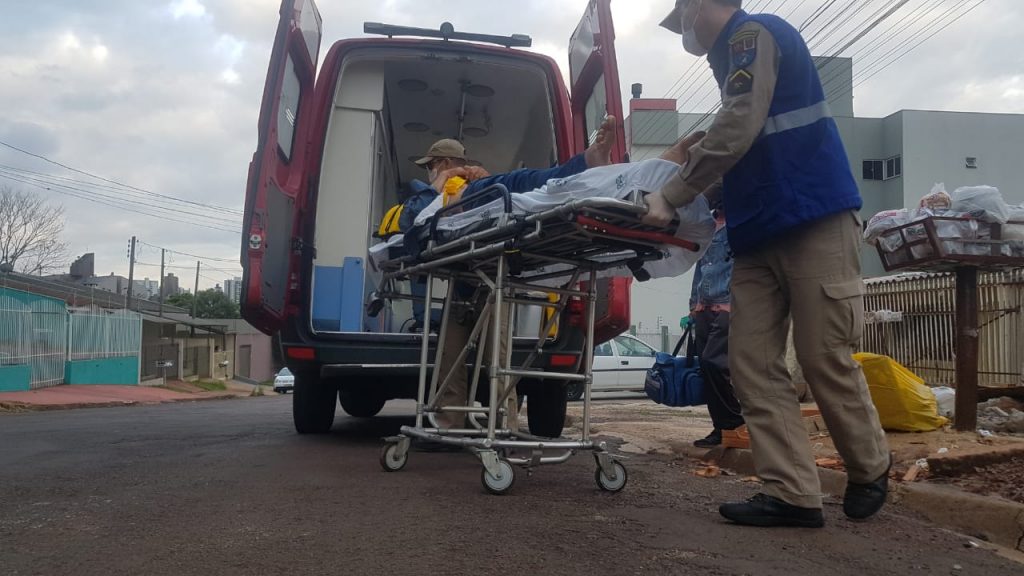 Idoso de 72 anos é socorrido no Bairro Pioneiros Catarinenses