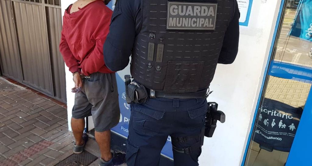 Homem que estava cuspindo em mulheres no Centro é apontado como autor de arrombamento no Conselho Tutelar Leste