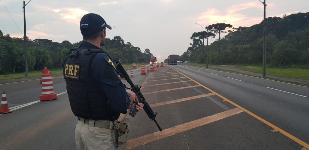 PRF inicia a Operação Finados 2020 no Paraná PRF inicia a Operação Finados 2020 no Paraná