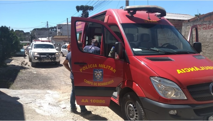 Parede desaba durante demolição e trabalhador é socorrido com várias fraturas