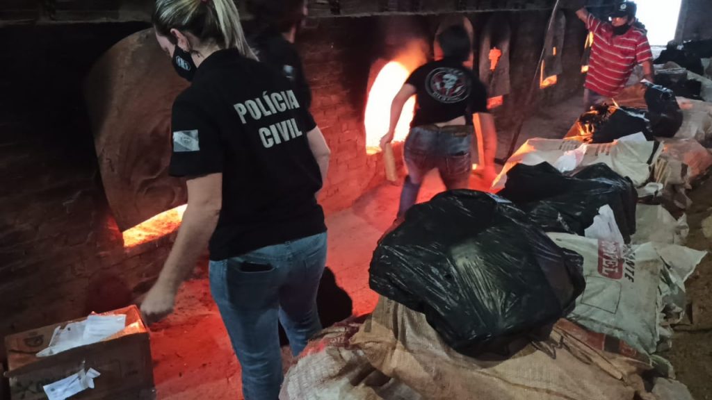 Polícia Civil de Francisco Beltrão incinera quase 400 quilos de drogas