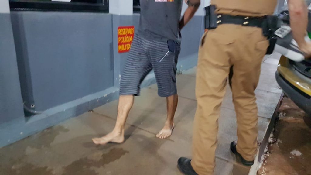Homem é detido ao causar confusão em hotel no Centro