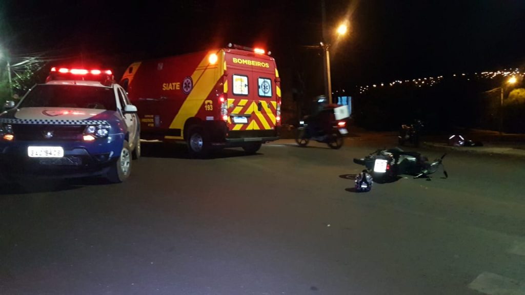 Acidente entre motos deixa mulher ferida no Bairro Brasília