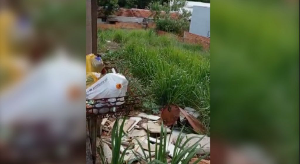 Moradora reclama de descarte irregular de lixo no Bairro Cancelli