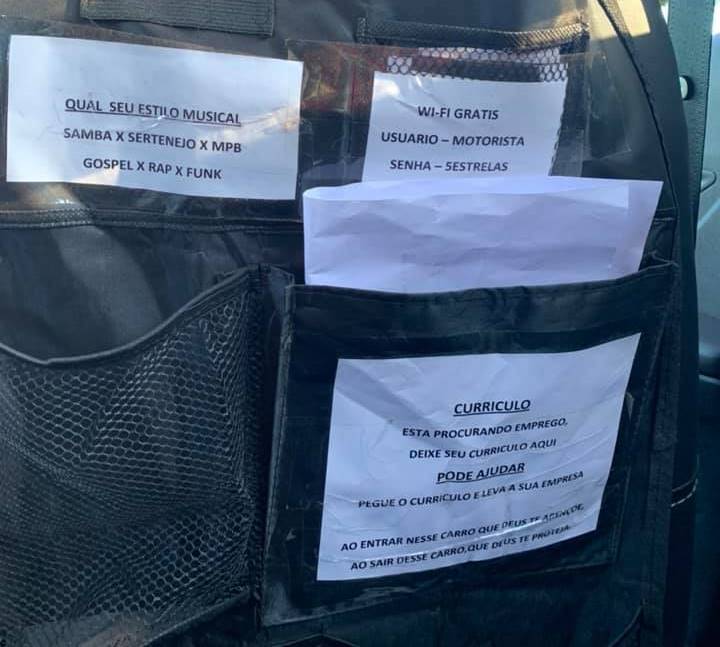Você viu? Atitude de motorista de aplicativo que promove distribuição de currículos é elogiada