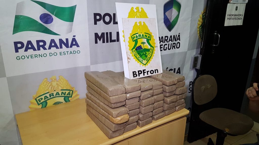 Adolescente de 16 anos é flagrada na Rodoviária transportando maconha