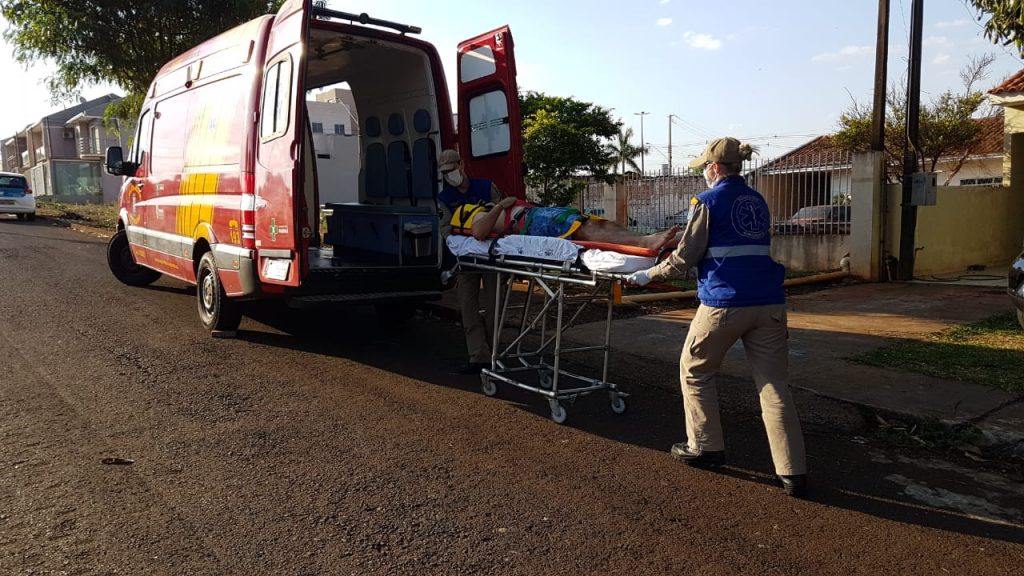 Homem fica ferido ao sofrer queda no Bairro Santa Cruz