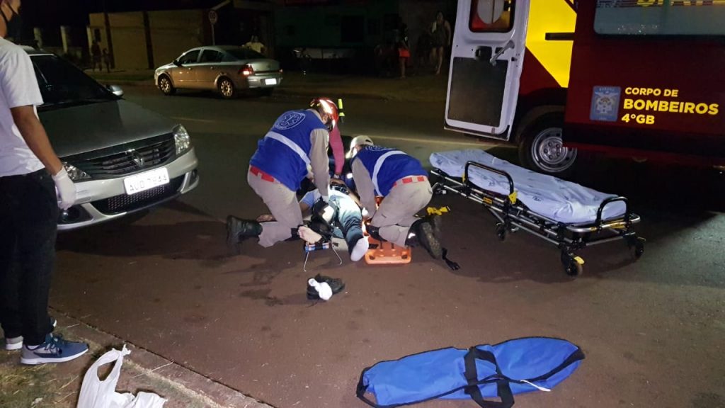 Motociclista fica ferido em acidente de trânsito na Avenida das Pombas