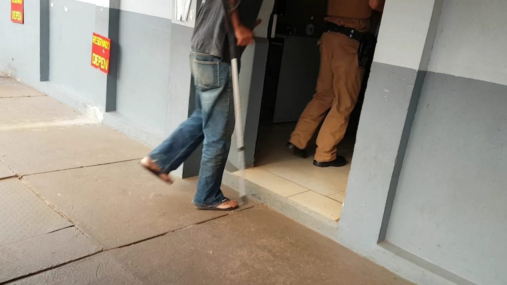 Detido de 50 anos é levado à Delegacia acusado de importunação sexual
