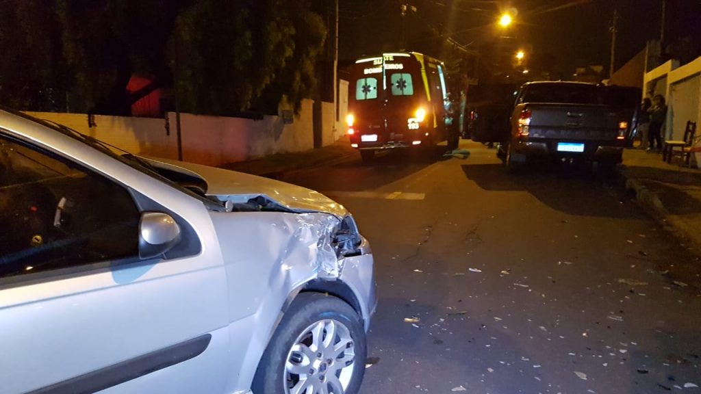 Ranger e Palio se envolvem em colisão no Bairro Santa Felicidade