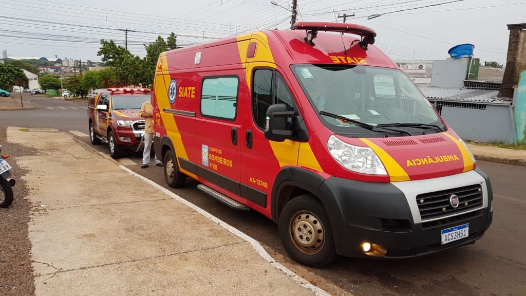 Homem de 60 anos fica ferido ao sofrer queda na Rua Ipanema